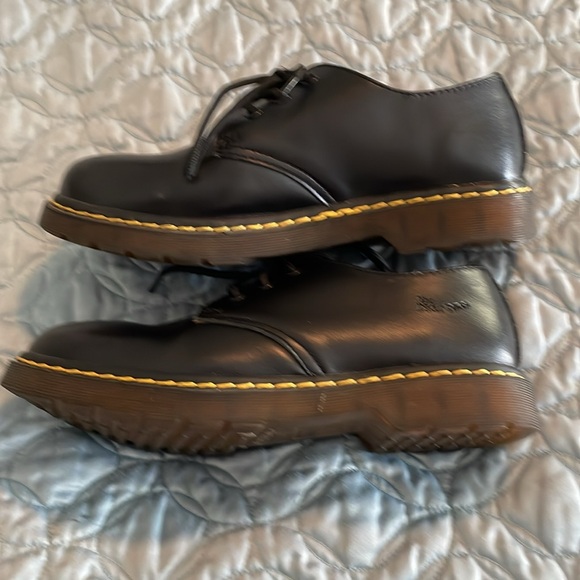 Doc Marten Oxfords size 42/ 9 - Picture 2 of 7